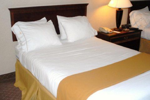 Holiday Inn Express Waterbury Esterno foto